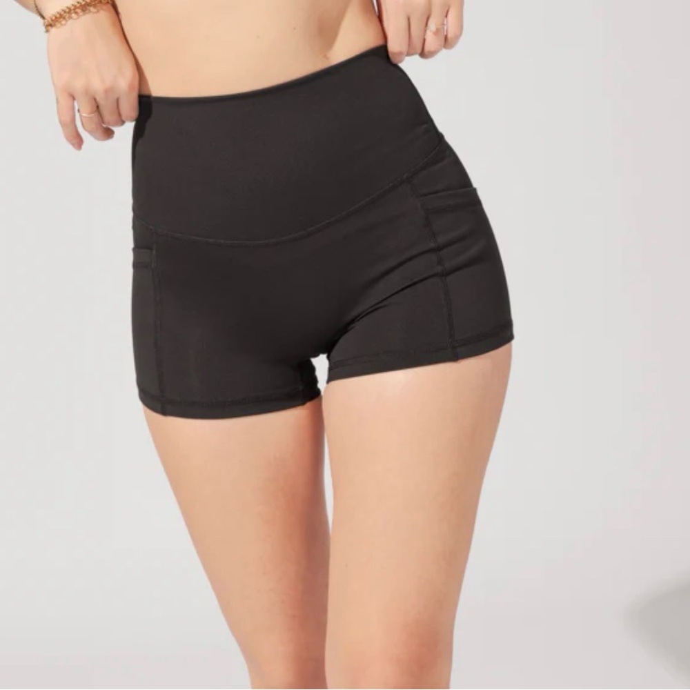 LIKE NEW Popflex Supersculpt Booty Short - size Medium in black